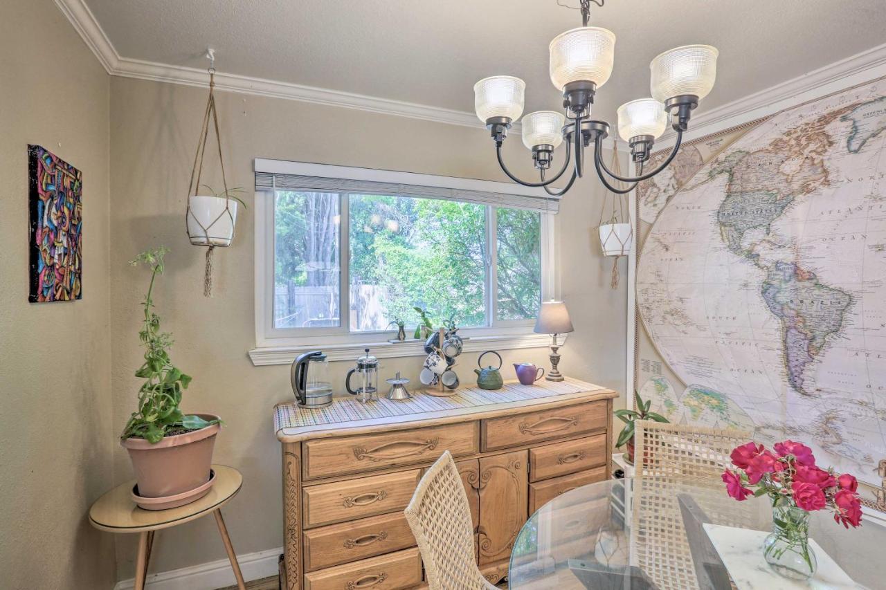 Whimsical With Garden And Patio! *