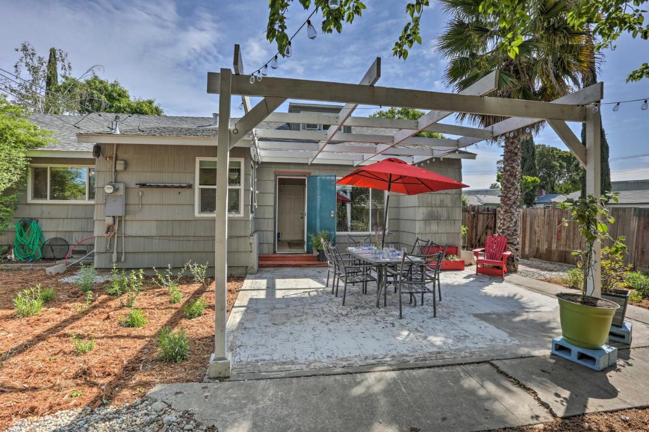 Whimsical With Garden And Patio! Holiday home *