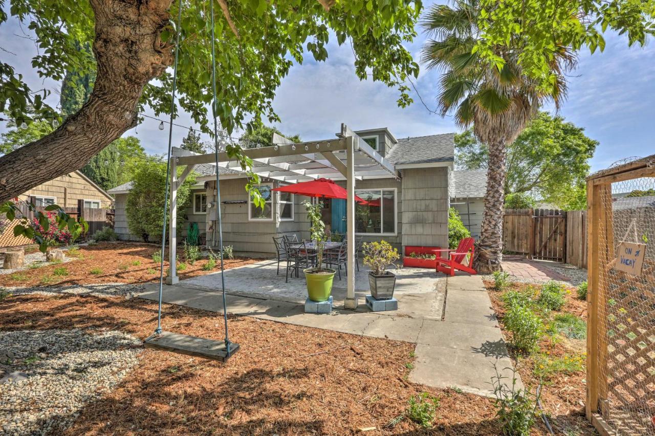 Holiday home Whimsical With Garden And Patio! Sacramento