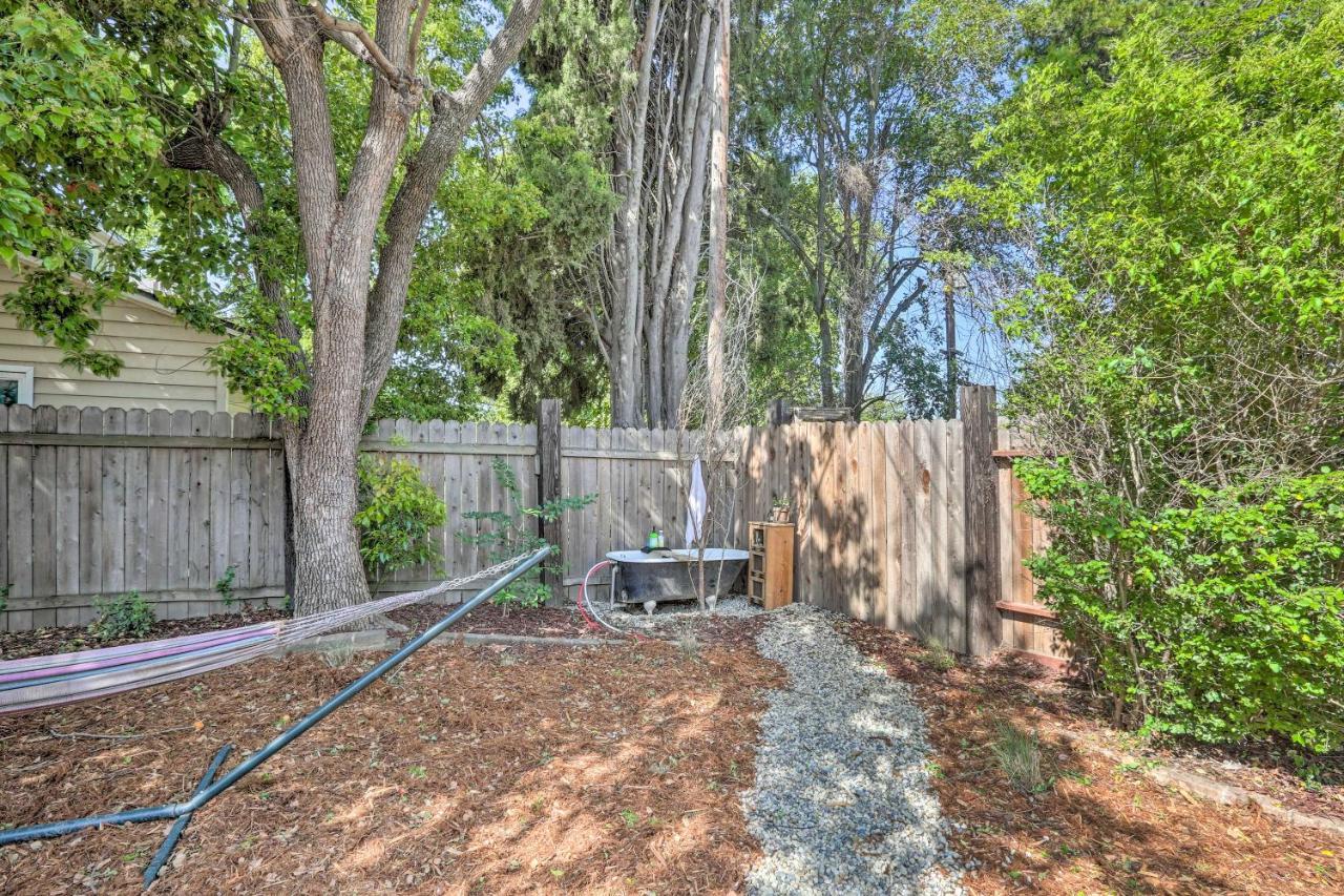 Whimsical With Garden And Patio! Sacramento